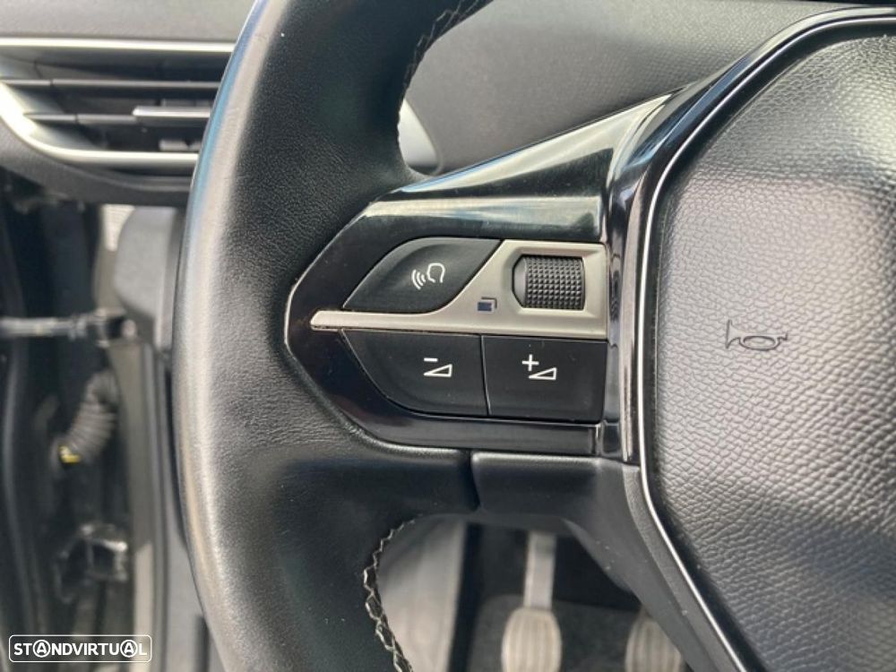 Peugeot 3008 1.2 PureTech Active - 16