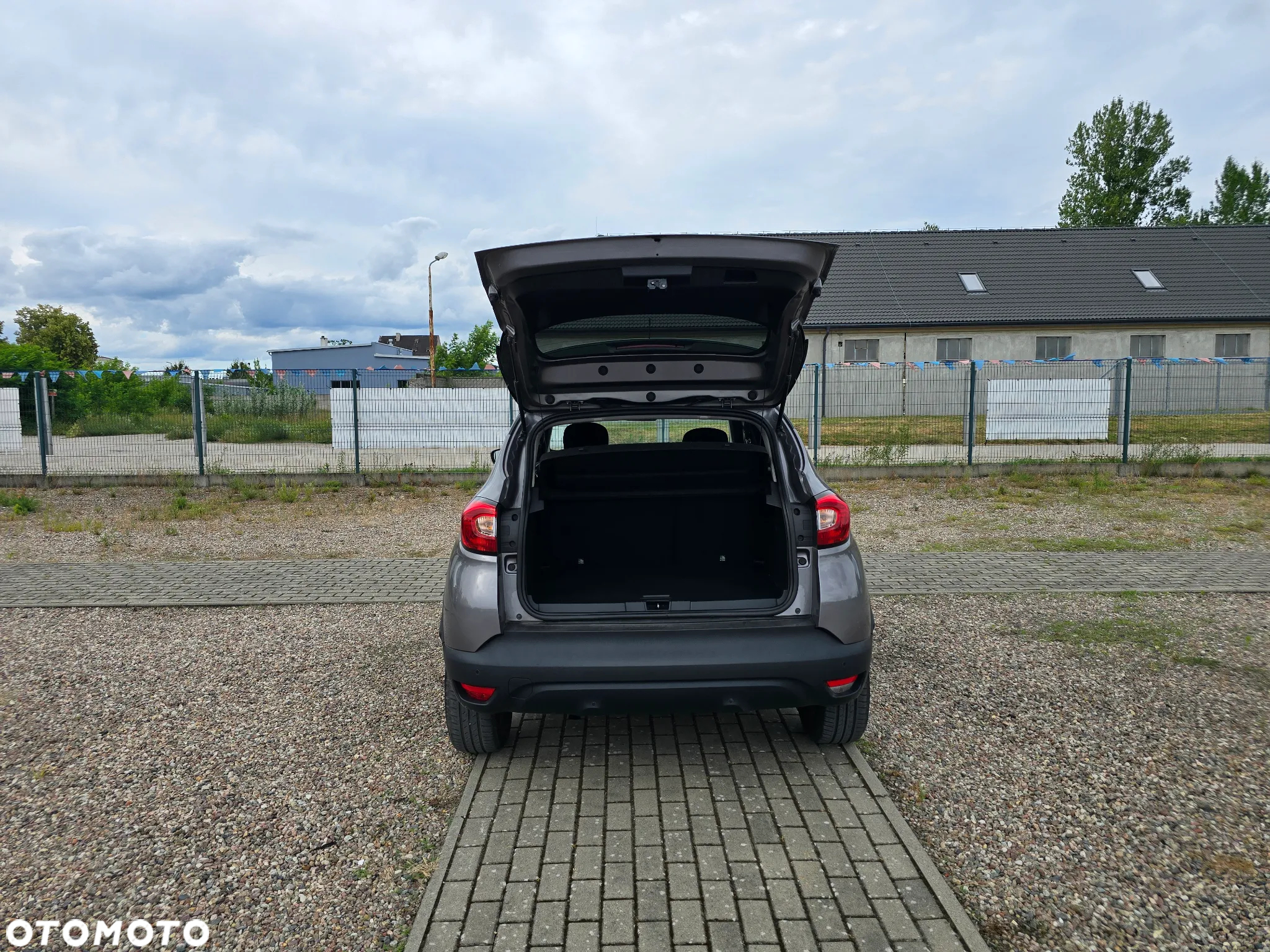 Renault Captur 1.2 Energy TCe Limited EDC - 10