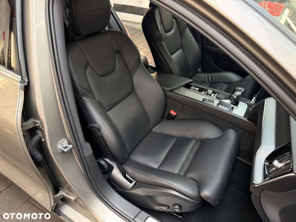 Volvo V60 - 40