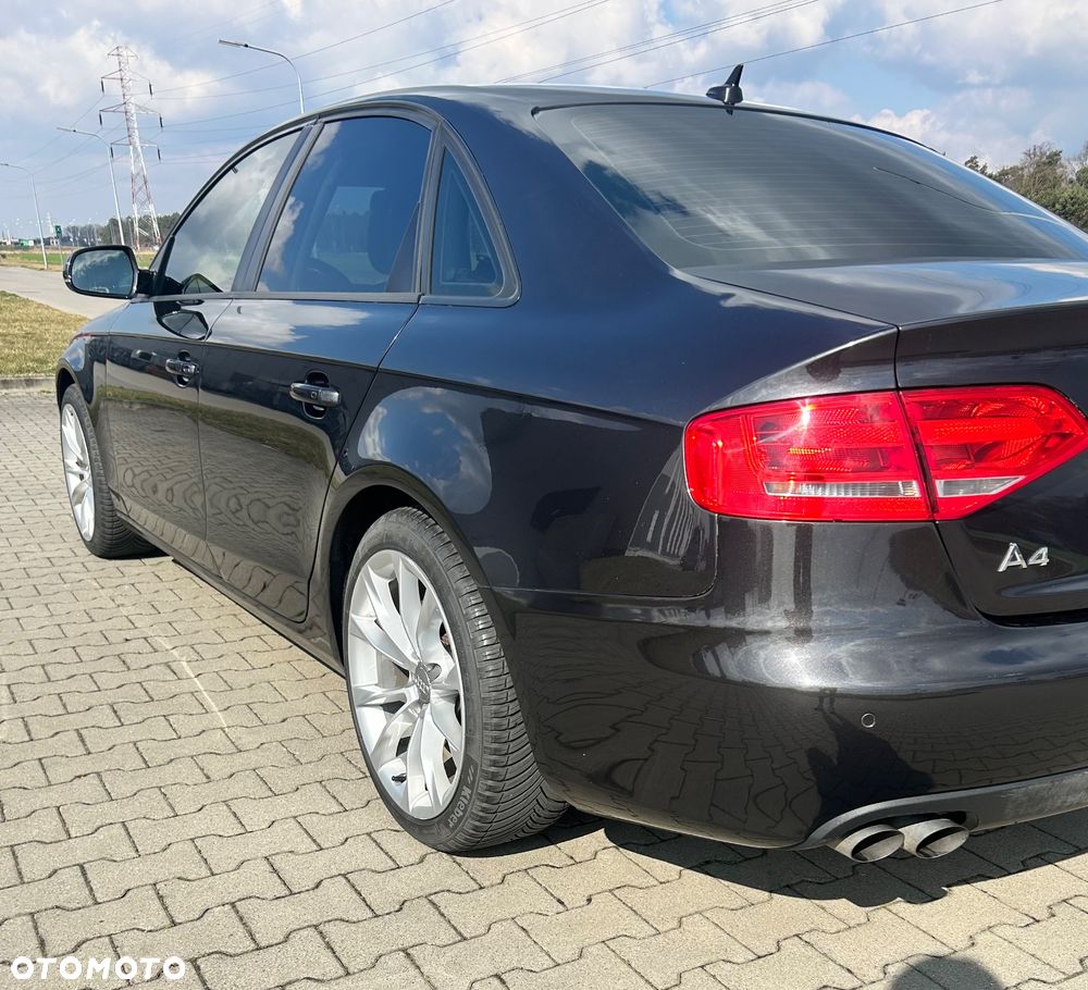 Audi A4 Limousine - 8