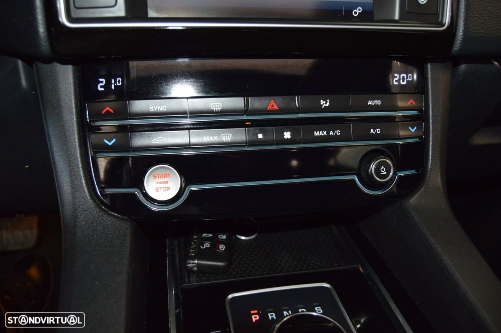 Jaguar F-Pace 20d Aut. Prestige - 33