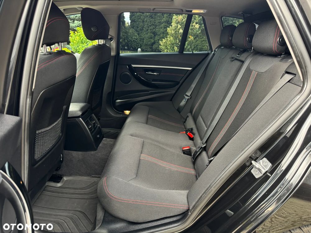 BMW Seria 3 320d Sport Line Shadow - 30