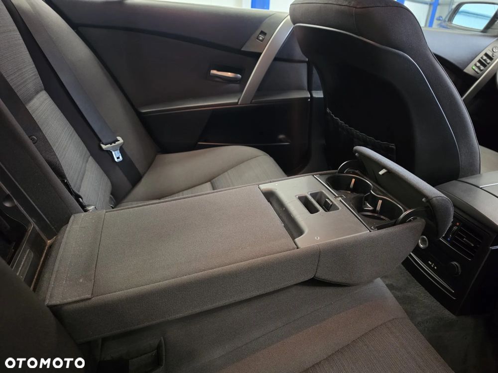 BMW Seria 5 520d Special Edition - 26
