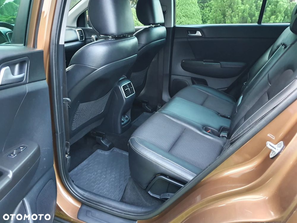 Kia Sportage 2.0 CRDI 4WD Automatik Vision - 22