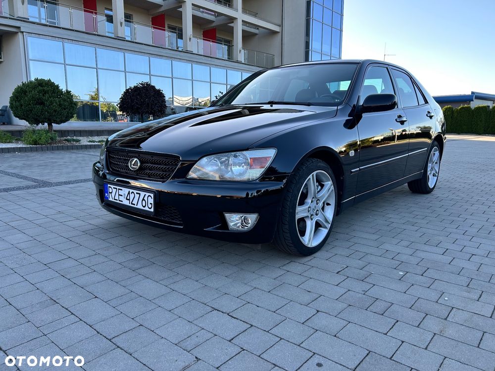 Lexus IS - 1