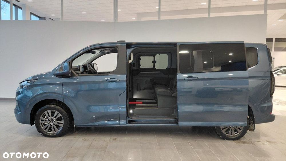 Ford Tourneo Custom - 15