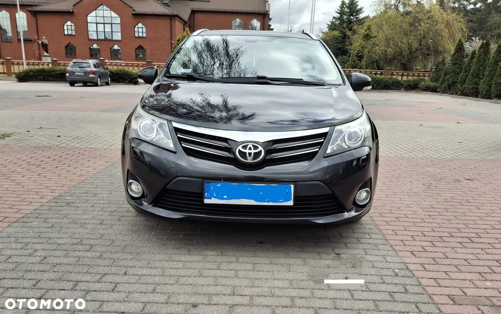 Toyota Avensis 2.0 D-4D Premium - 2