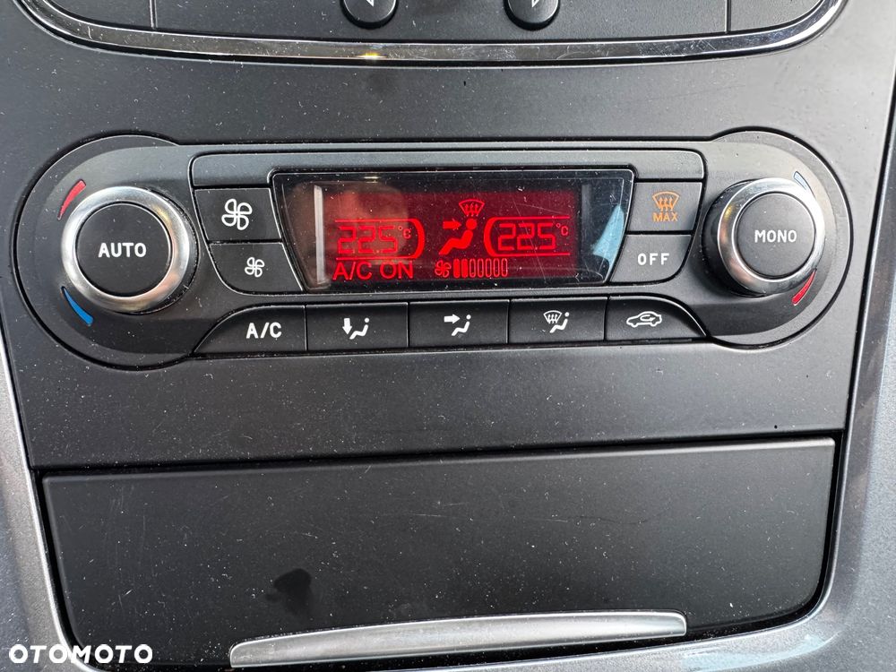 Ford Mondeo 1.6 Gold X - 29