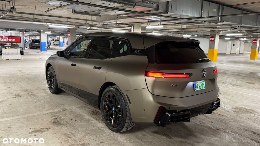 BMW iX M60 111.5kWh Signature - 13