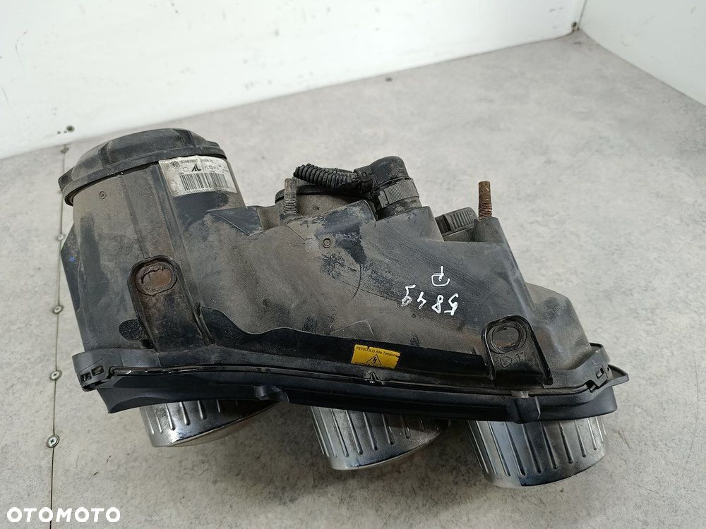 LAMPA PRZÓD PRAWA XENON ALFA ROMEO 159 60683987 1307329123  AL - 6