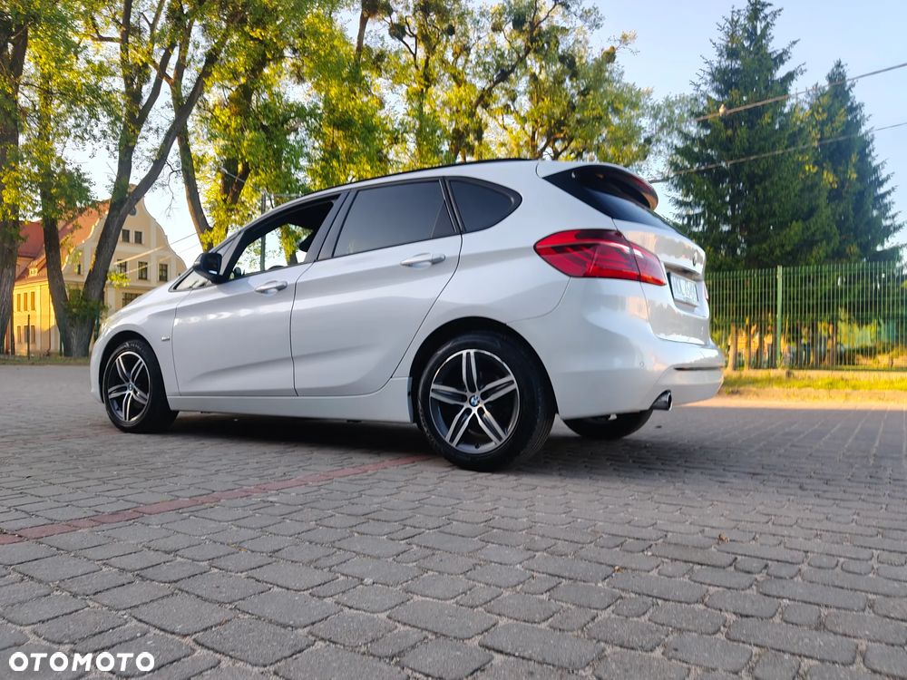 BMW Seria 2 218d Sport - 6