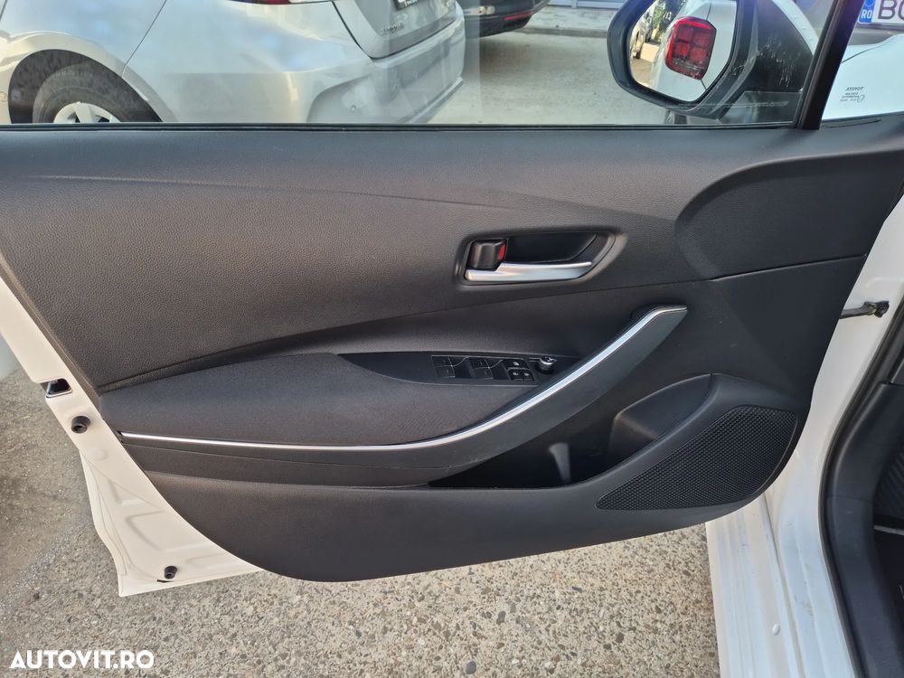 Toyota Corolla 1.8 HSD Business - 10