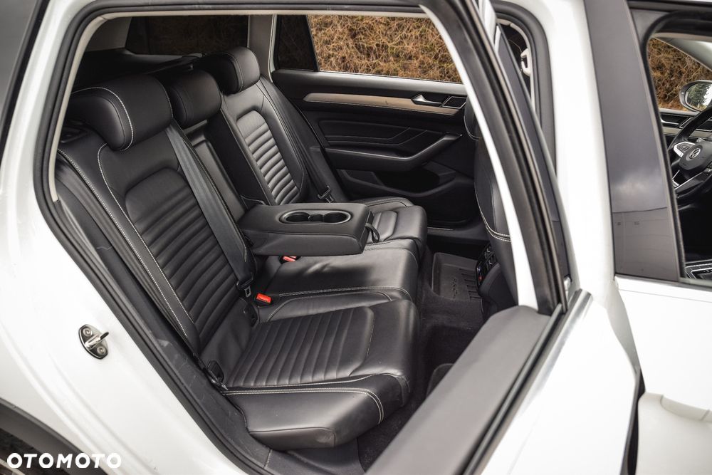 Volkswagen Passat Alltrack 2.0 TDI SCR 4Mot DSG - 11