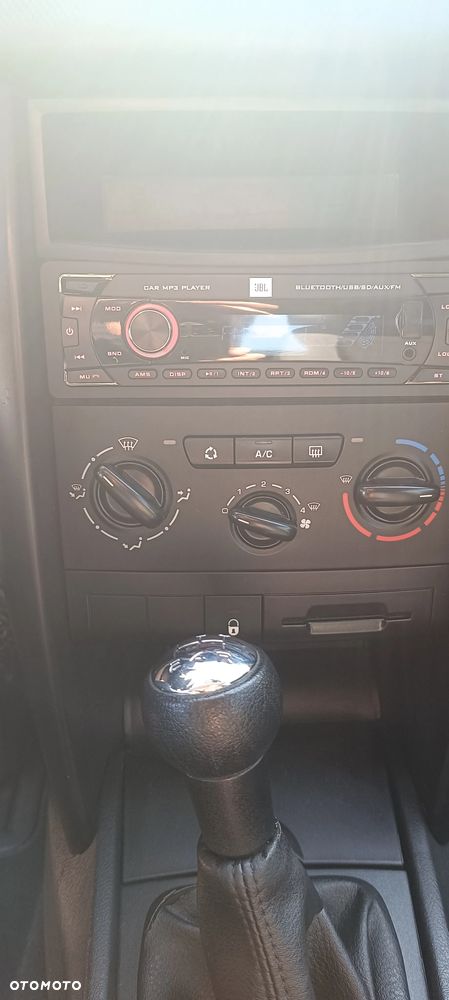 Peugeot 207 1.6 HDi 16V U Move - 9