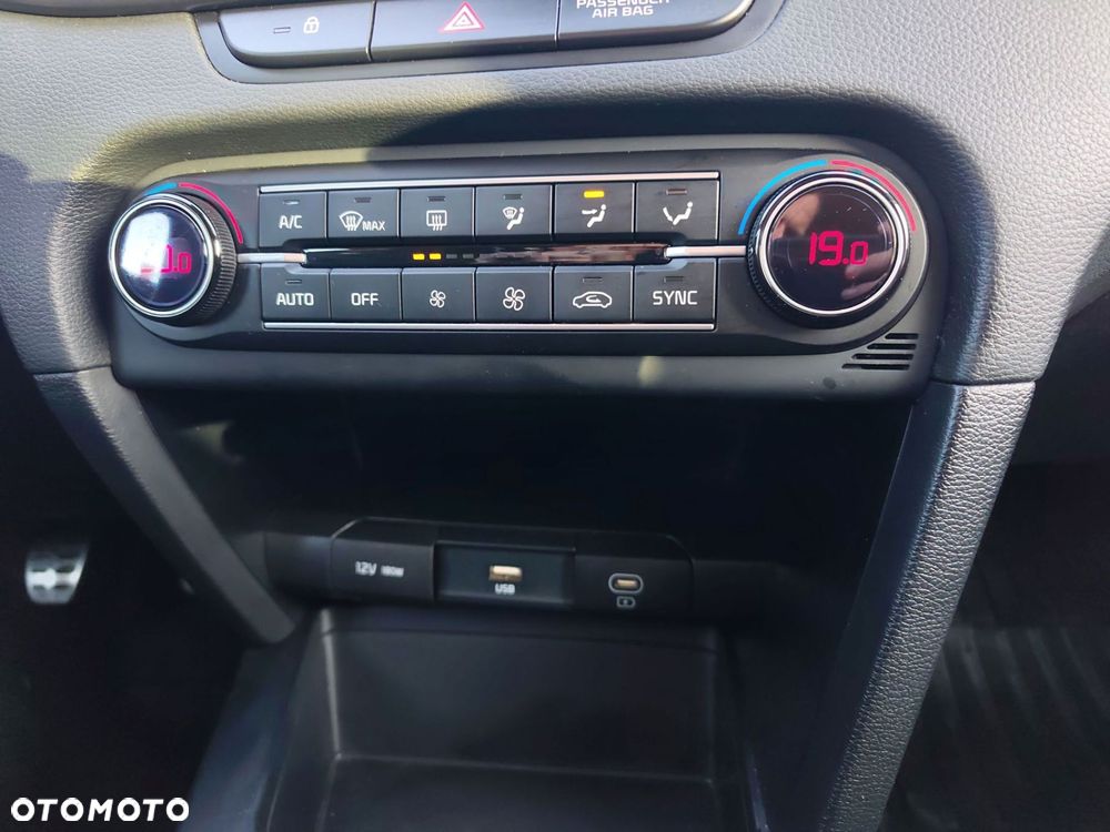 Kia Ceed - 26