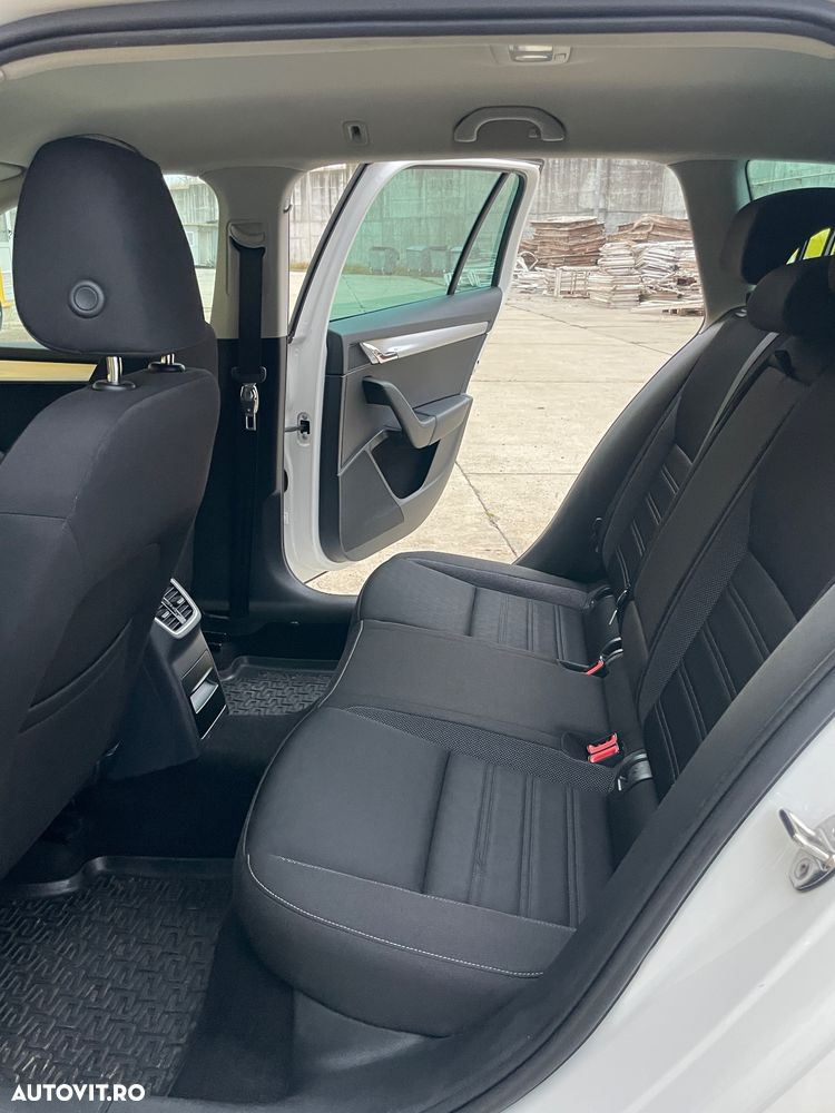 Skoda Octavia 2.0 TDI (Green tec) DSG Style - 5