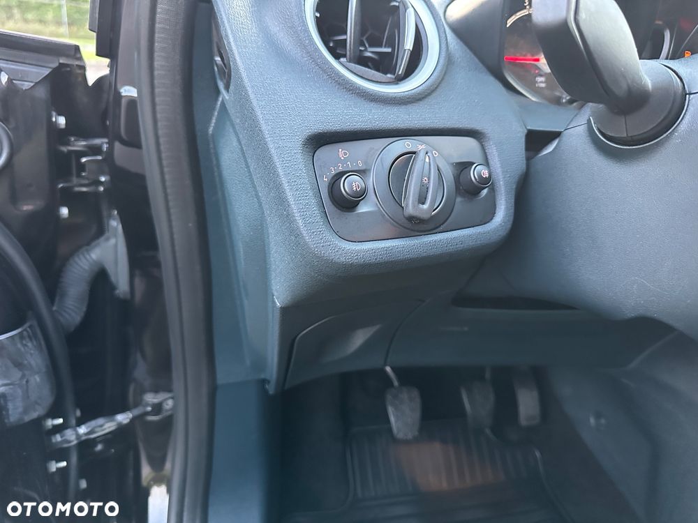 Ford Fiesta 1.25 Ambiente EU5 - 33