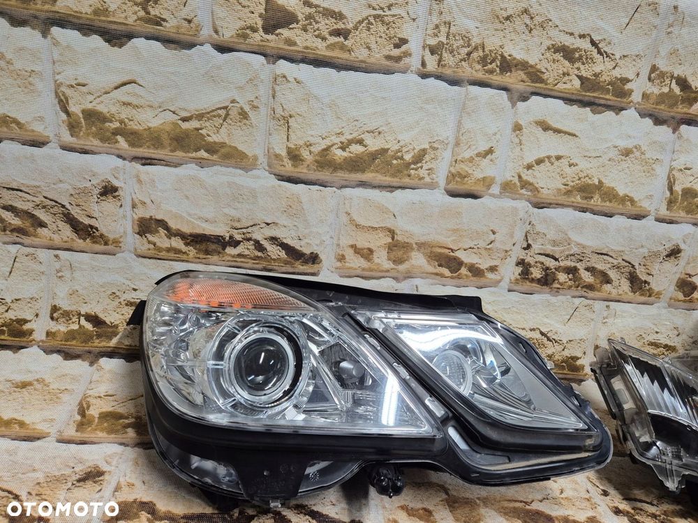 mercedes e KLASA w212 xenon skrętny ils prawa usa ameryka kompletny