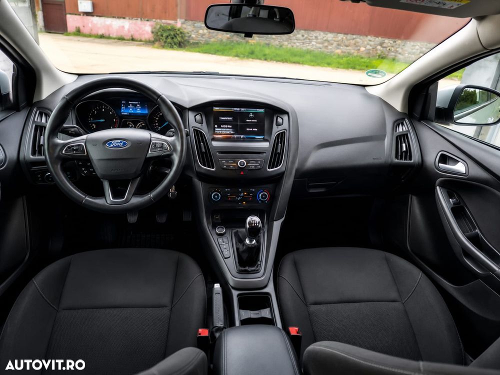 Ford Focus 1.6 TDCi DPF SYNC Edition - 6