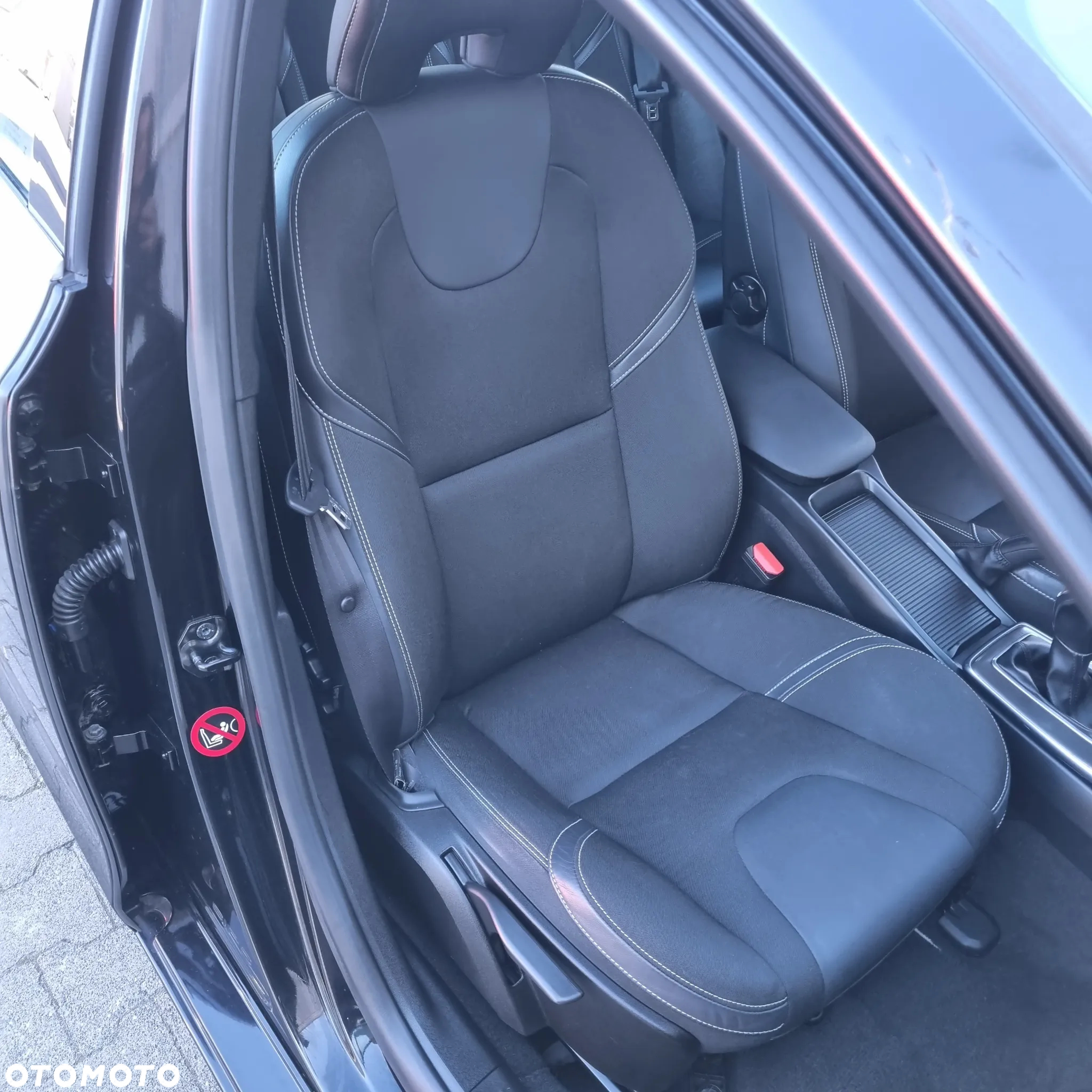 Volvo V40 D2 Summum - 17