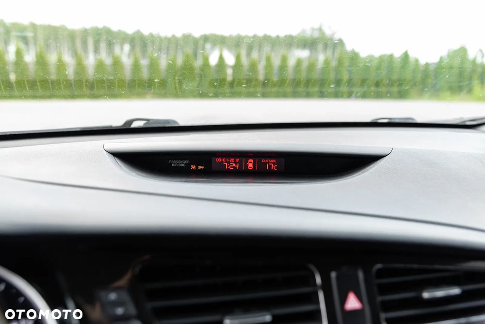 Kia Ceed 1.6 CRDi 128 Platinum Edition - 27