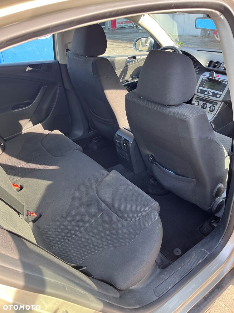 Volkswagen Passat 1.9 TDI Comfortline - 8