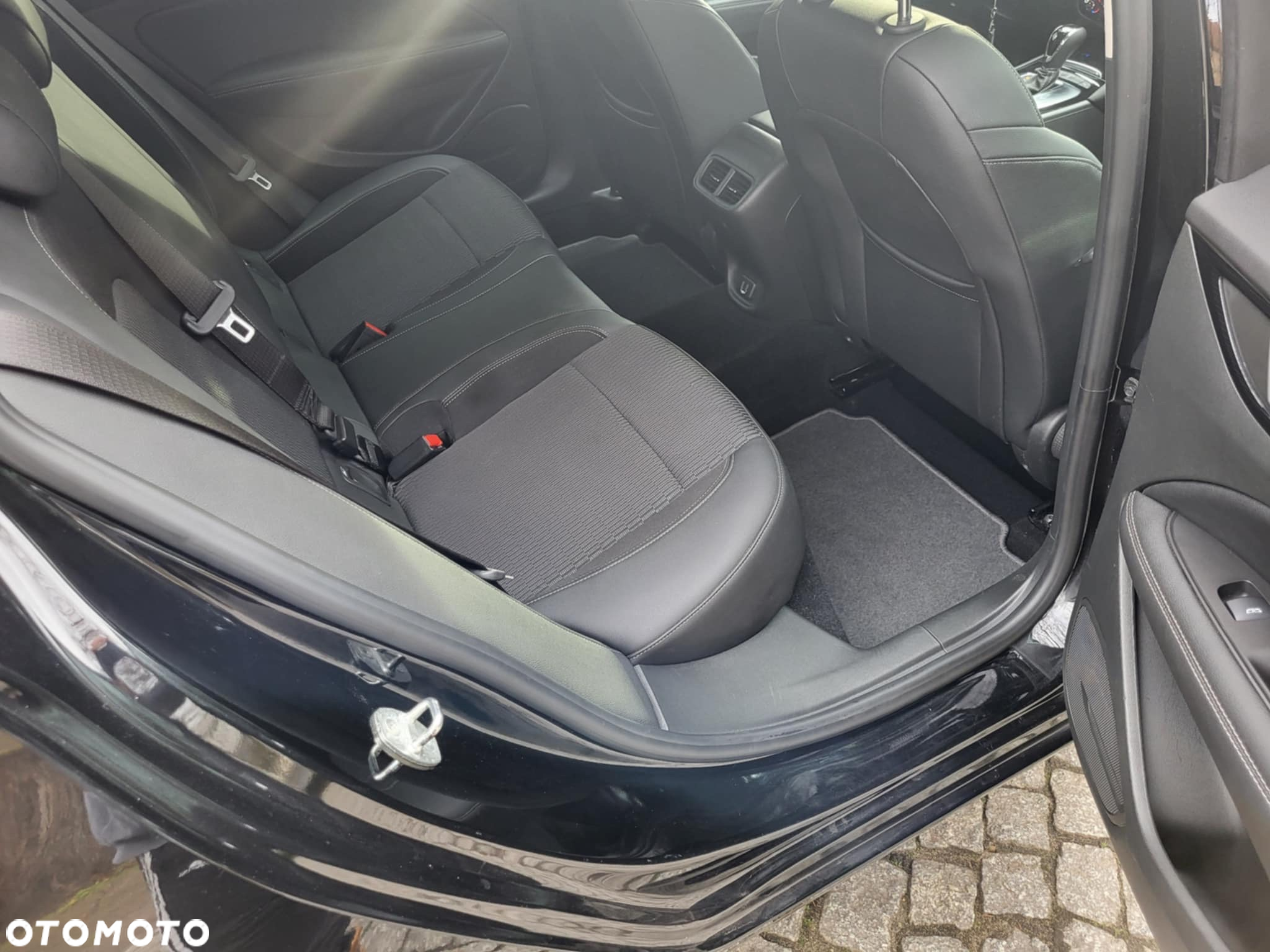 Opel Insignia - 30