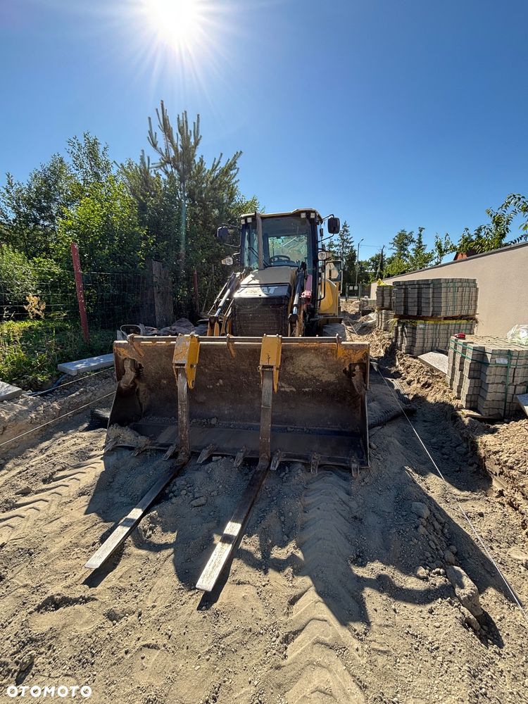 Caterpillar 427F2 - 4