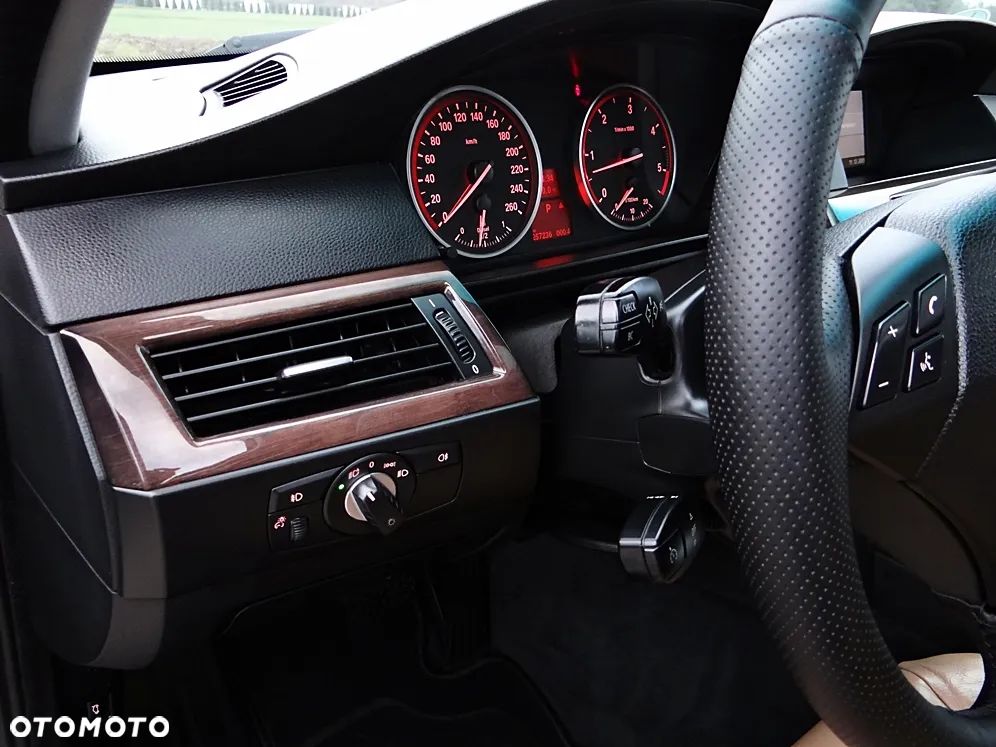 BMW Seria 5 525d Edition Lifestyle - 29