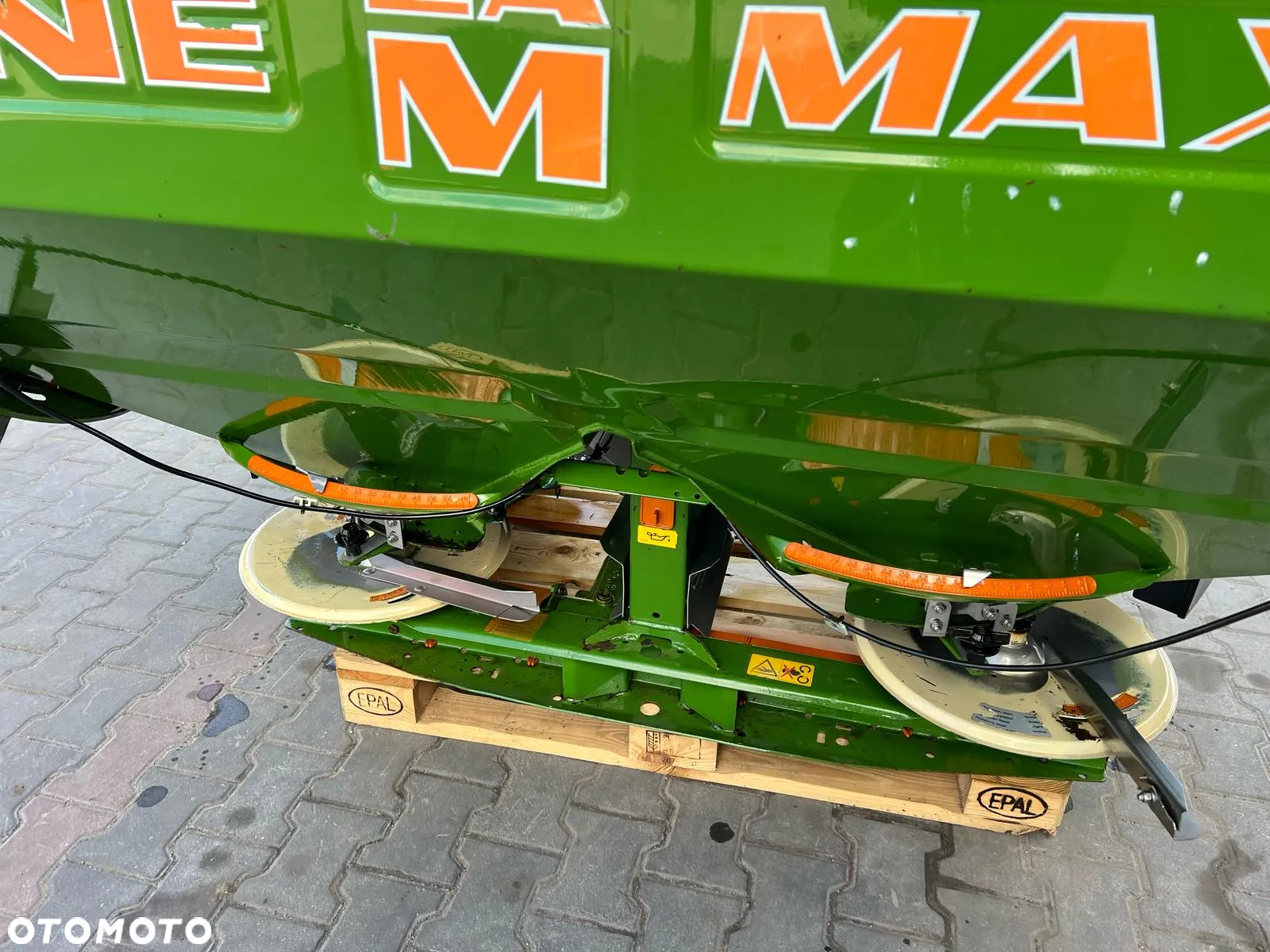 Amazone ZAM MAX - TRONIC SULKY DPX - 12