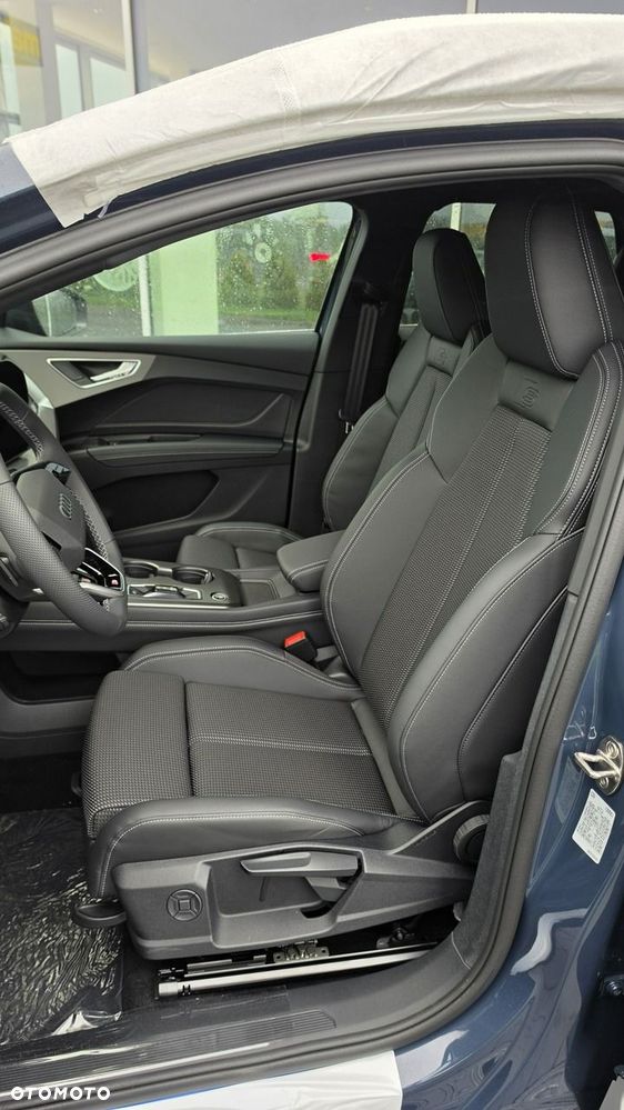 Audi Q4 e-tron - 8