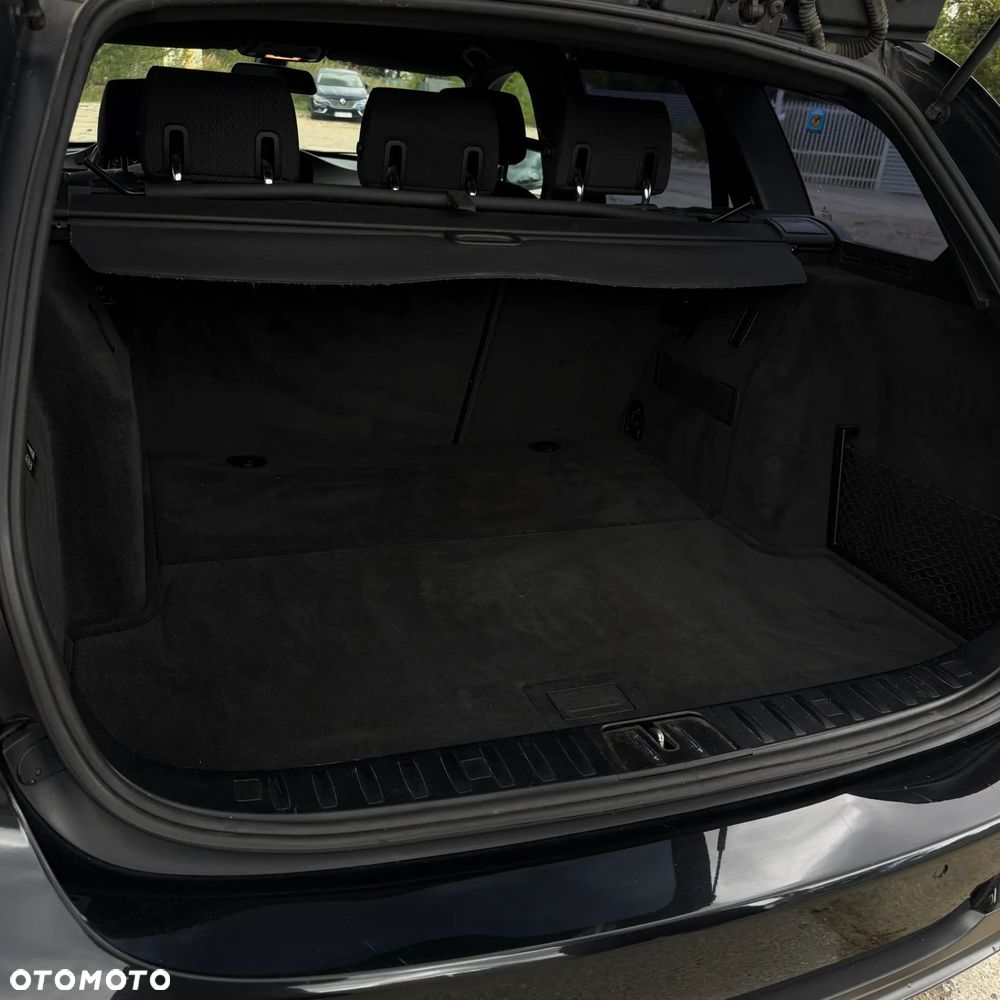 BMW Seria 3 330i xDrive - 14