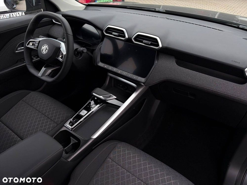 MG ZS Hybrid+ - 21