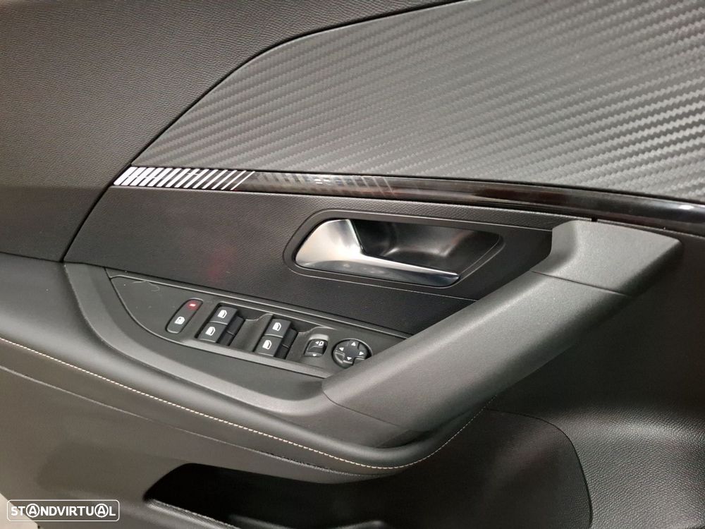 Peugeot 2008 1.2 Hybrid Allure e-DCS6 - 21