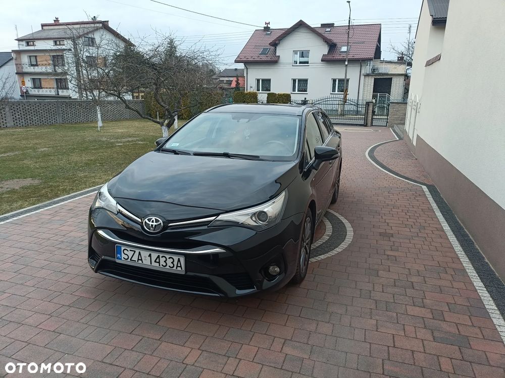 Toyota Avensis 2.0 D-4D Premium - 4