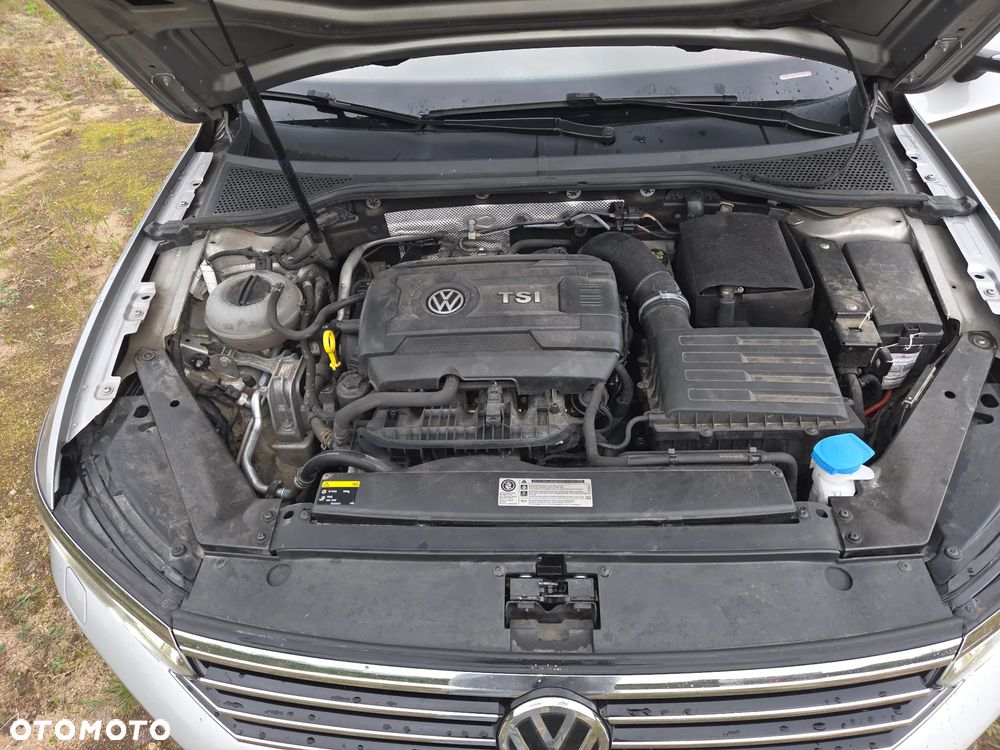 Volkswagen Passat 1.8 TSI BMT Comfortline - 22