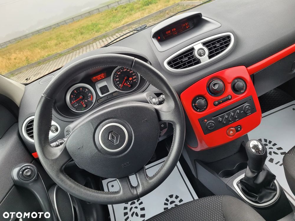 Renault Clio 1.2 16V Rip Curl - 24