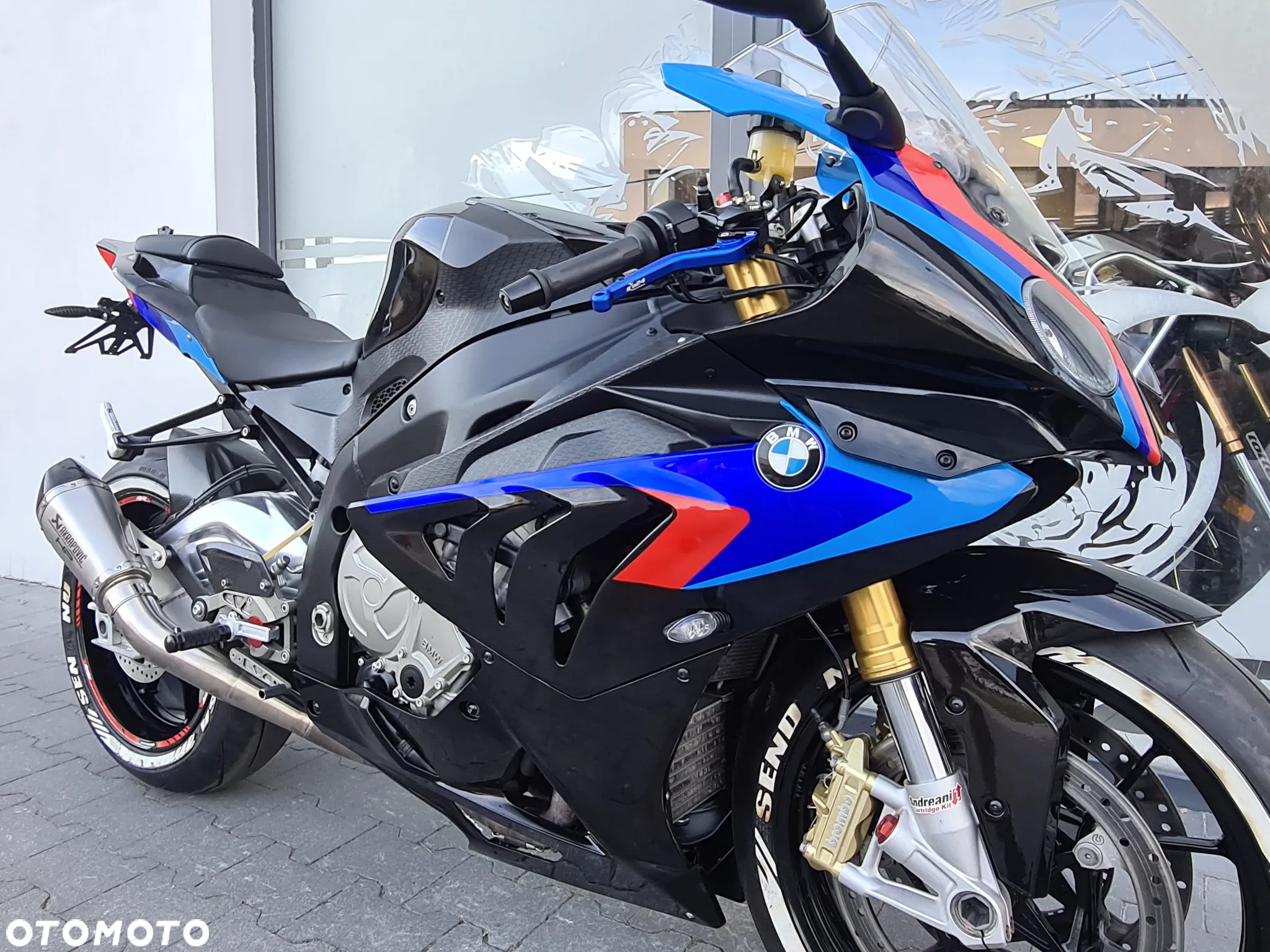 BMW S - 18