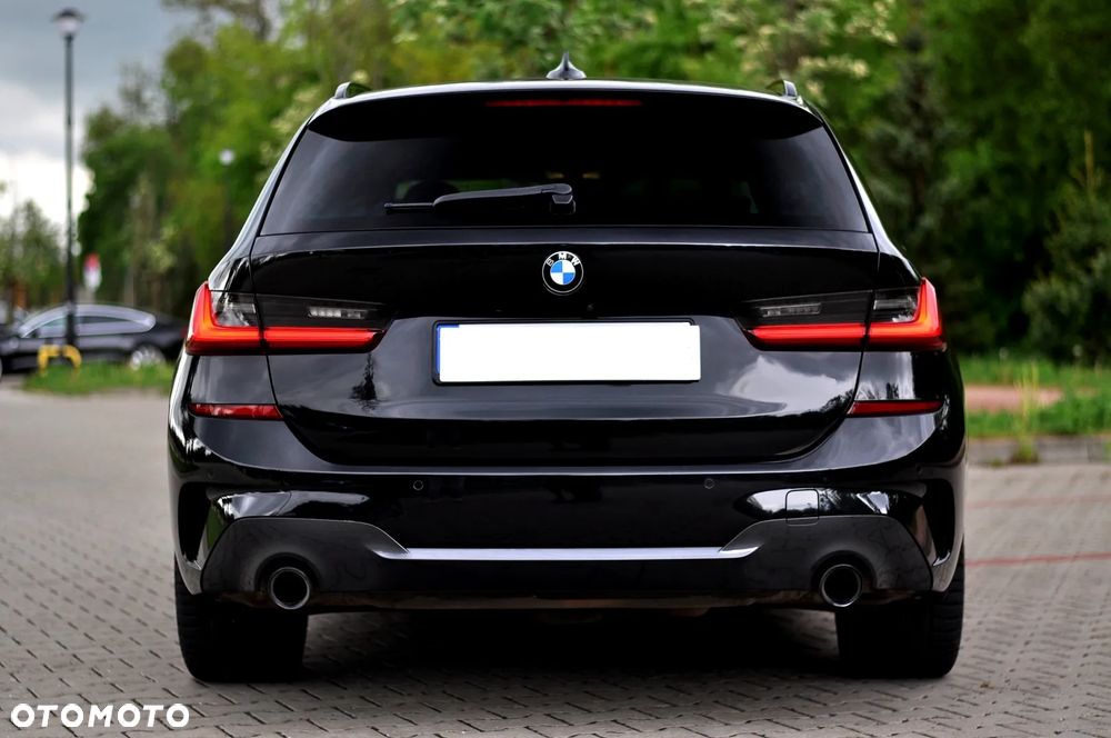 BMW Seria 3 330e M Sport sport - 10