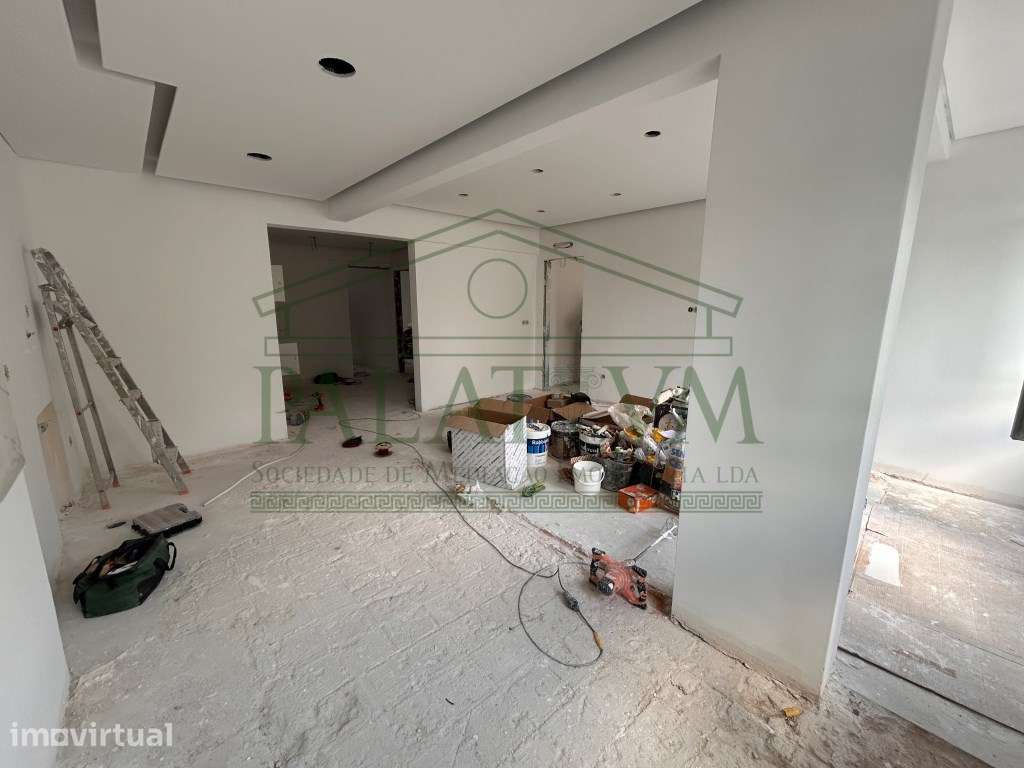 Apartamento T3 - Totalmente Renovado - Laranjeiro - Grande imagem: 3/15