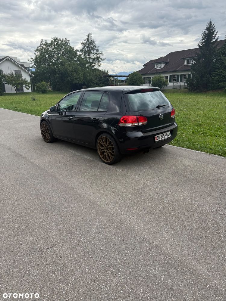 Volkswagen Golf - 1