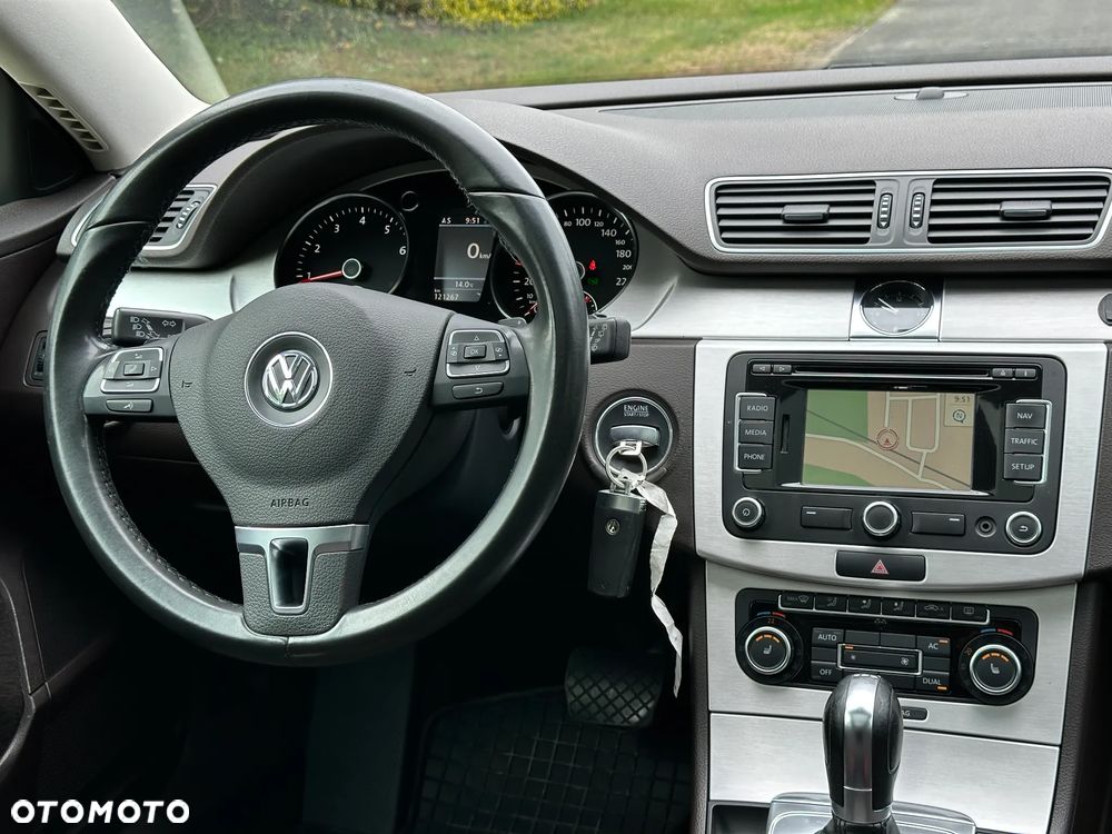 Volkswagen Passat 1.8 TSI DSG Highline - 25