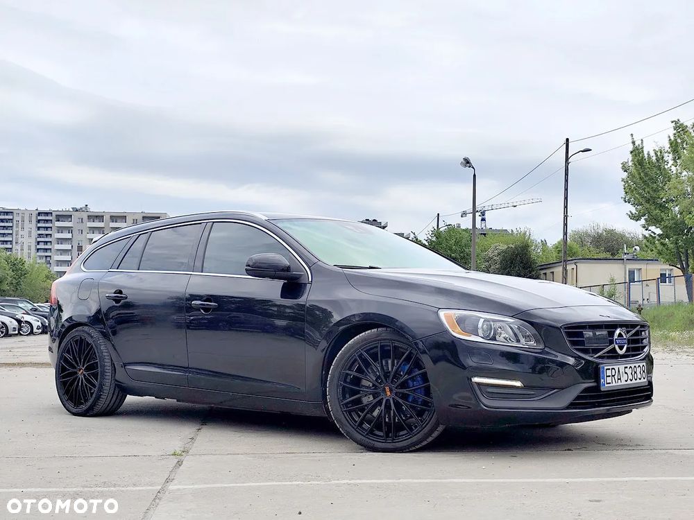 Volvo V60 D6 AWD Plug-in Hybrid Summum - 4