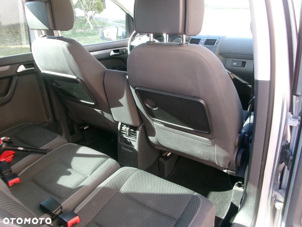Volkswagen Touran 2.0 TDI DPF DSG Comfortline - 4