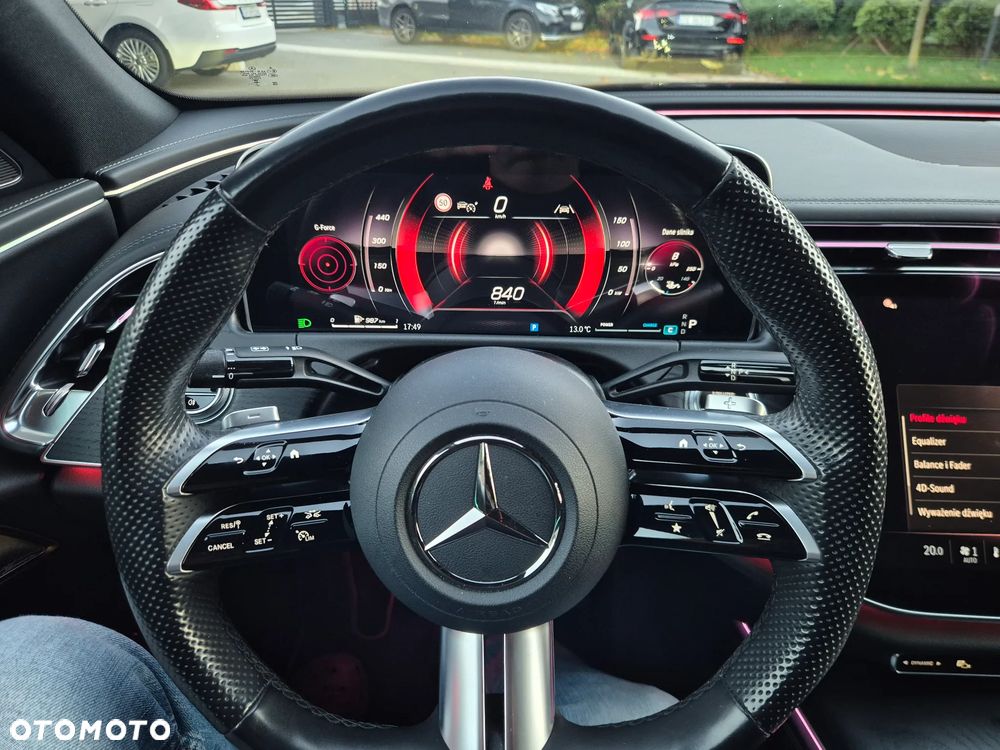 Mercedes-Benz Klasa E 220 d mHEV 4-Matic AMG 9G-Tronic - 27