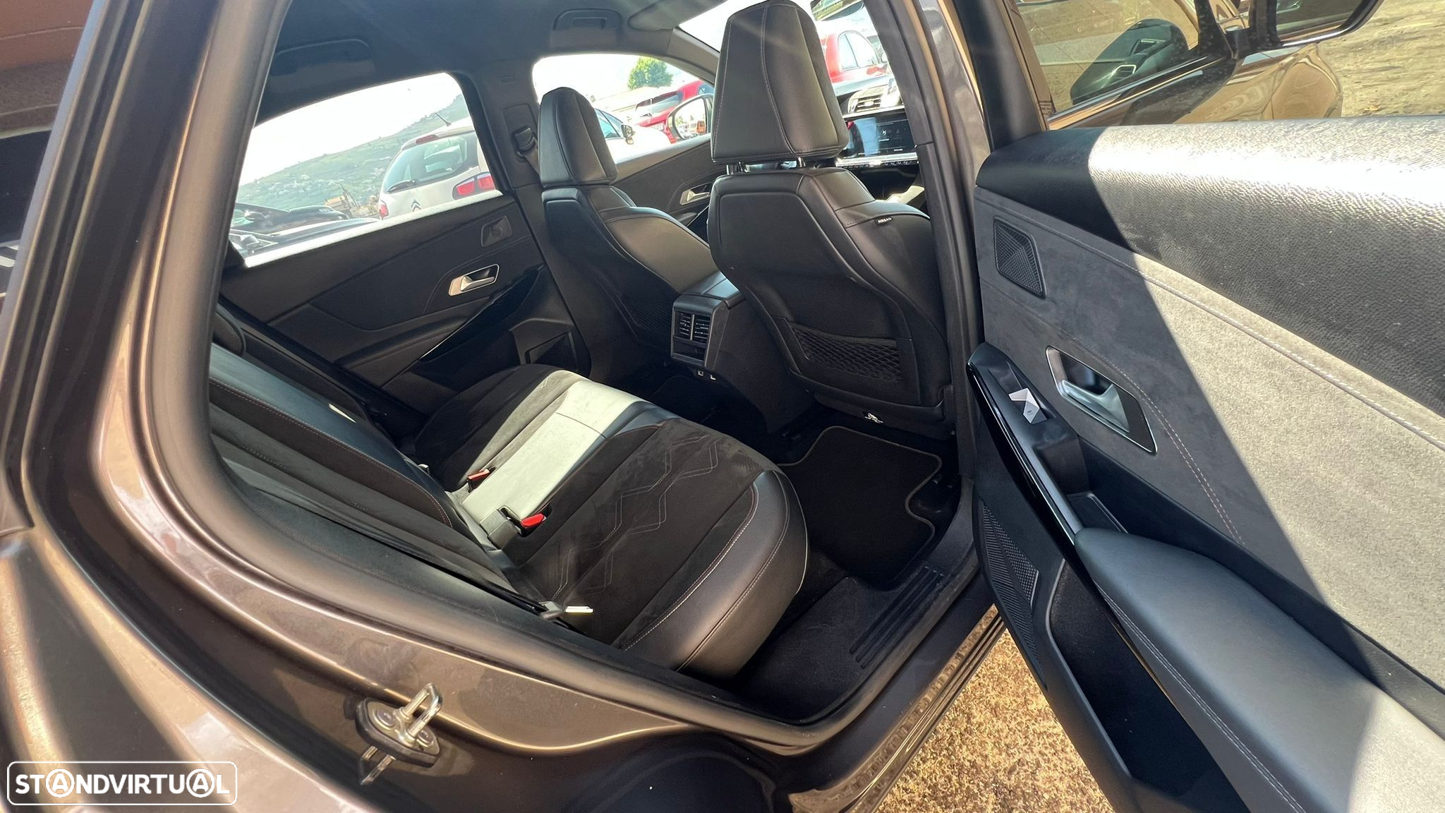 DS DS7 Crossback 1.5 BlueHDi Performance Line EAT8 - 16