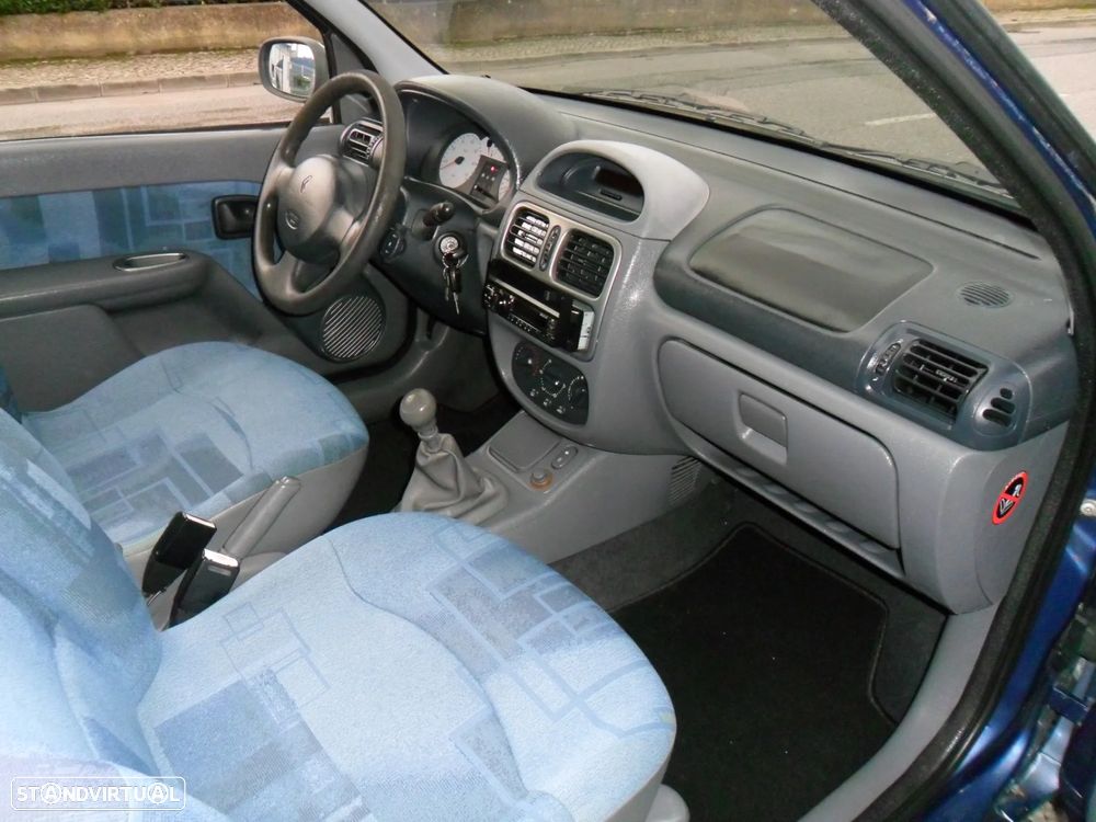 Renault Clio 1.2 MTV - 19