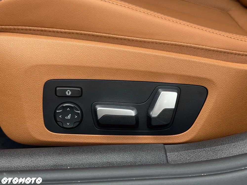 BMW Seria 8 - 17