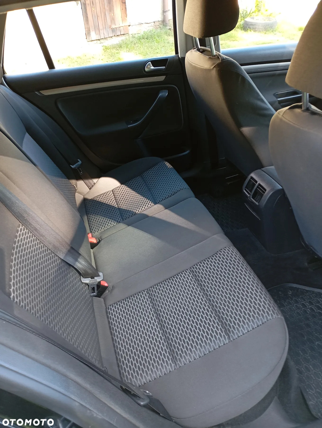 Volkswagen Golf VI 1.6 TDI BlueMot Comfortline - 15