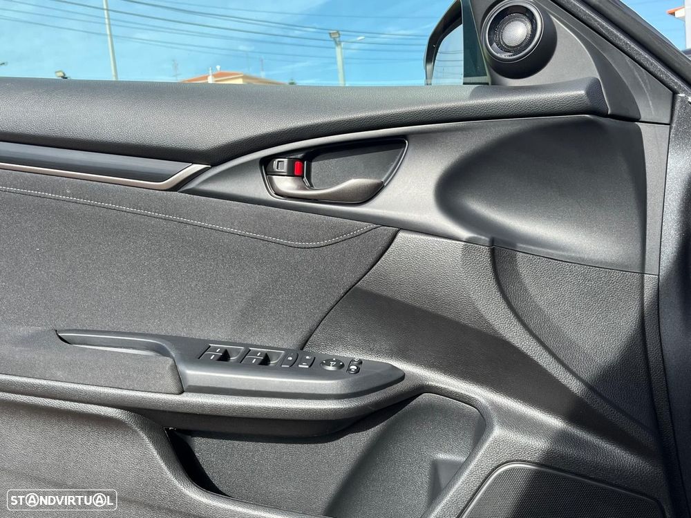 Honda Civic 1.0 i-VTEC Executive Premium - 15